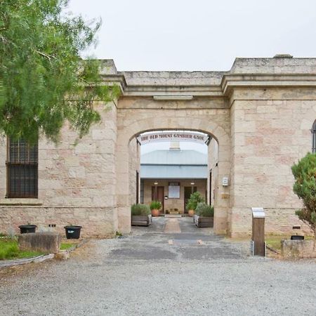 The Old Mount Gambier Gaol Hotel Екстериор снимка