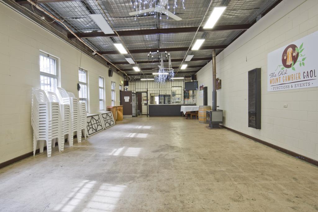 The Old Mount Gambier Gaol Hotel Екстериор снимка